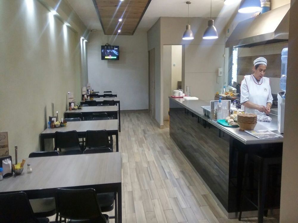 泰拉诺瓦酒店 莱昂 外观 照片
